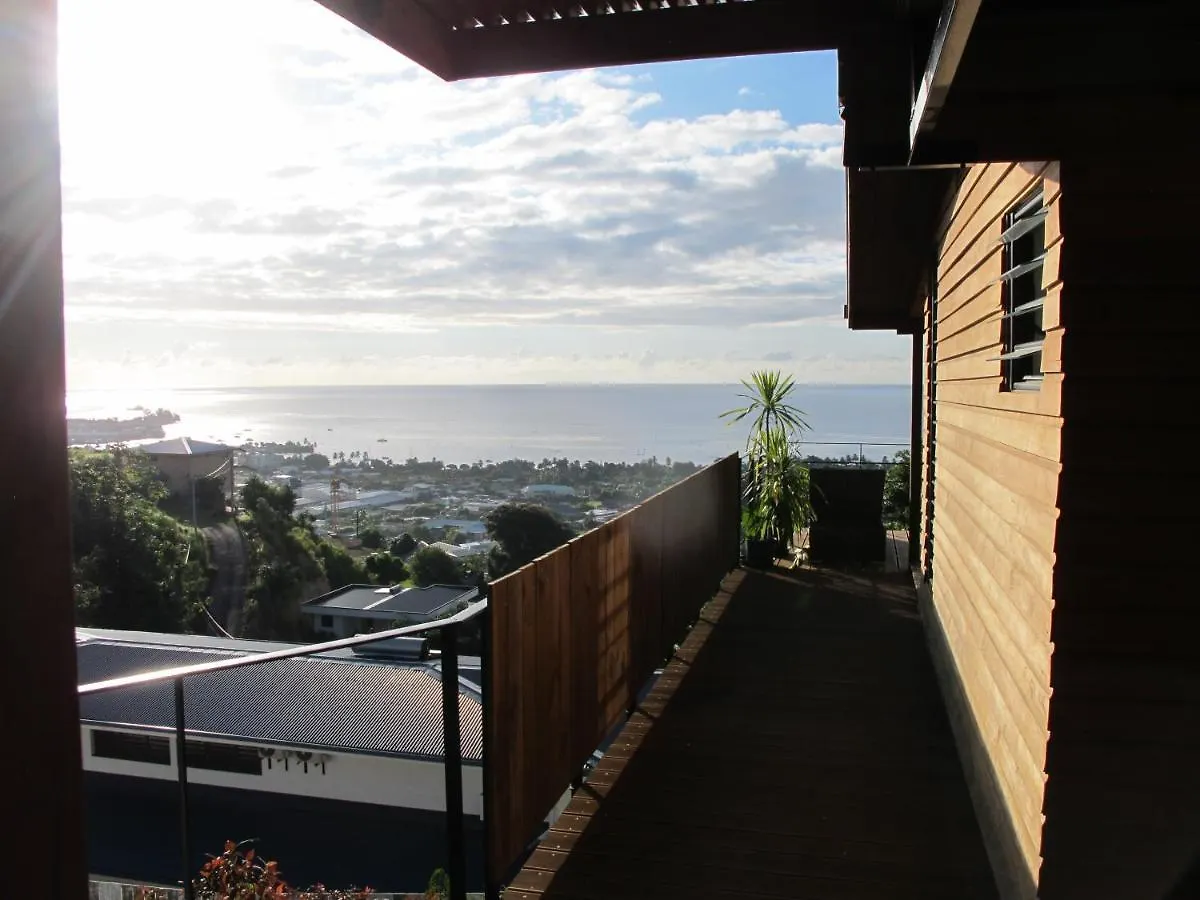 Bounty Lodge Tahiti Arue  Guest house